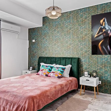 Cozy Special City Center - Old Town Apartment With Terrace Bucarest Esterno foto