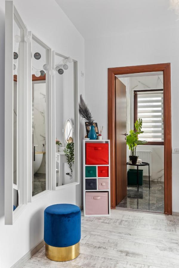 Cozy Special City Center - Old Town Apartment With Terrace Bucarest Esterno foto
