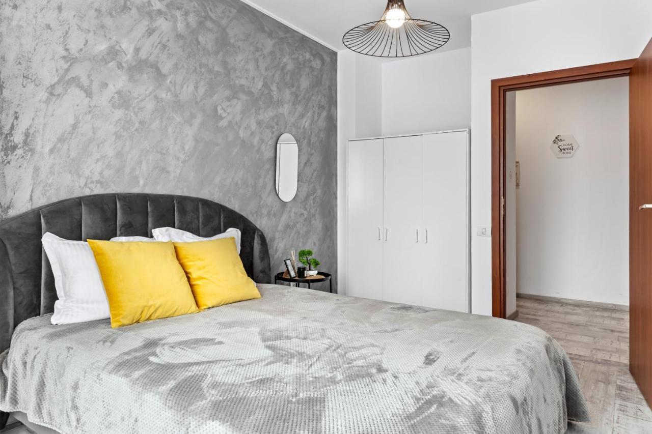Cozy Special City Center - Old Town Apartment With Terrace Bucarest Esterno foto