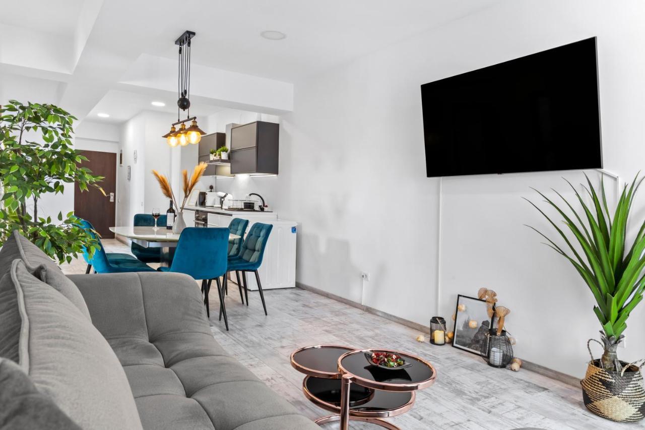 Cozy Special City Center - Old Town Apartment With Terrace Bucarest Esterno foto