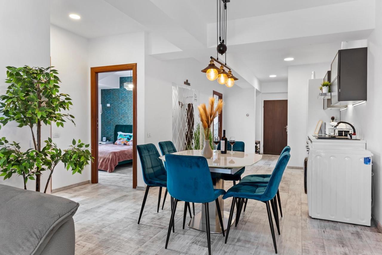 Cozy Special City Center - Old Town Apartment With Terrace Bucarest Esterno foto
