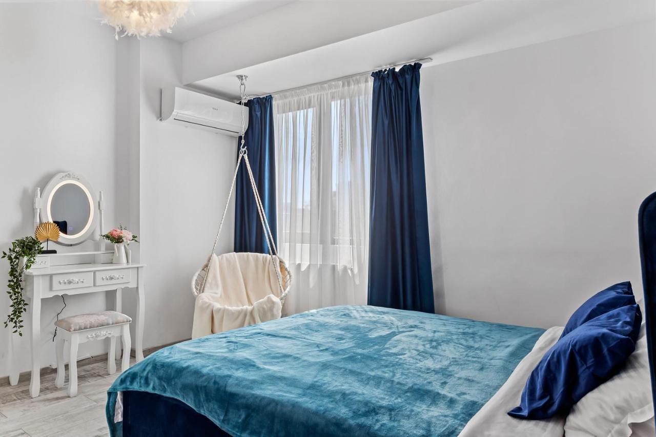 Cozy Special City Center - Old Town Apartment With Terrace Bucarest Esterno foto