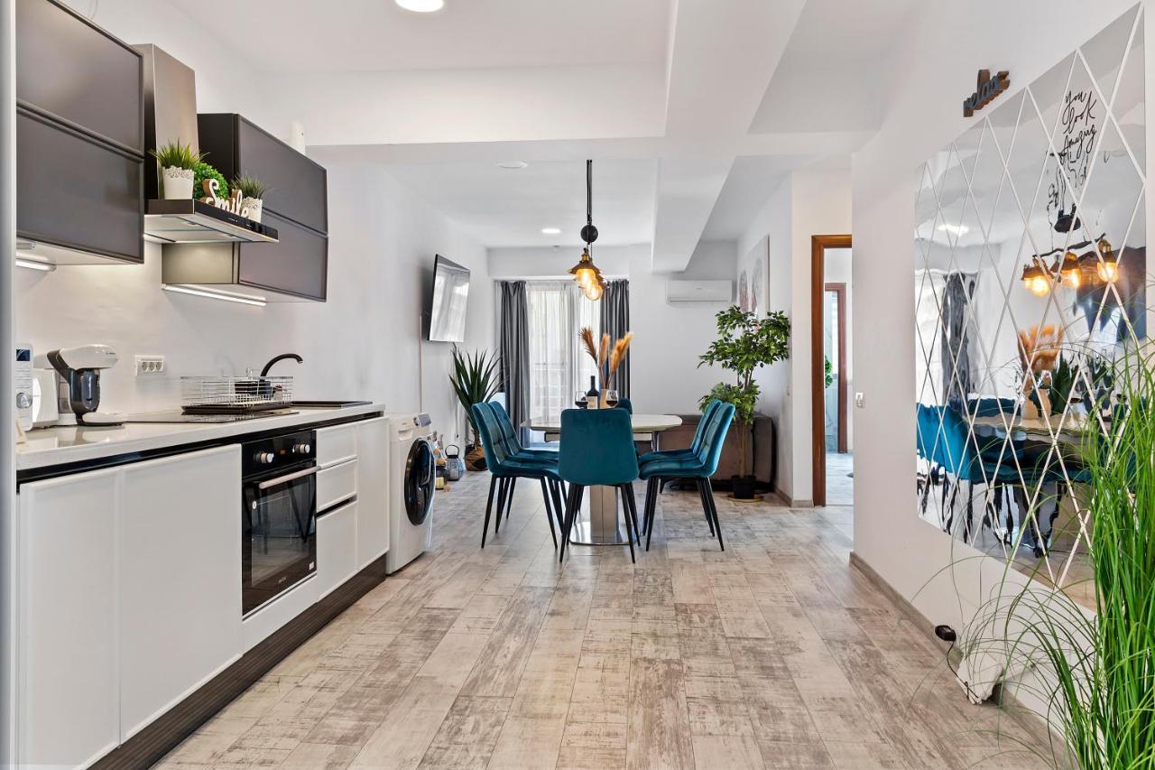 Cozy Special City Center - Old Town Apartment With Terrace Bucarest Esterno foto