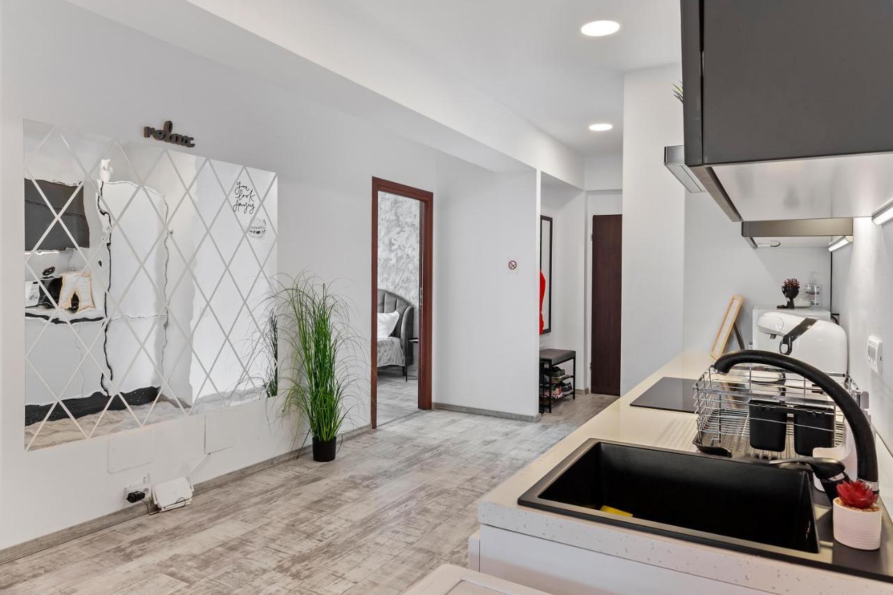 Cozy Special City Center - Old Town Apartment With Terrace Bucarest Esterno foto